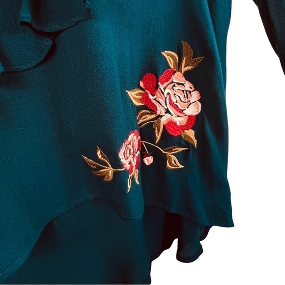 Umgee Blouse Ruffles High Low Hem Dark Green Semi Sheer Bell Sleeves Floral Sz L - Picture 3 of 12